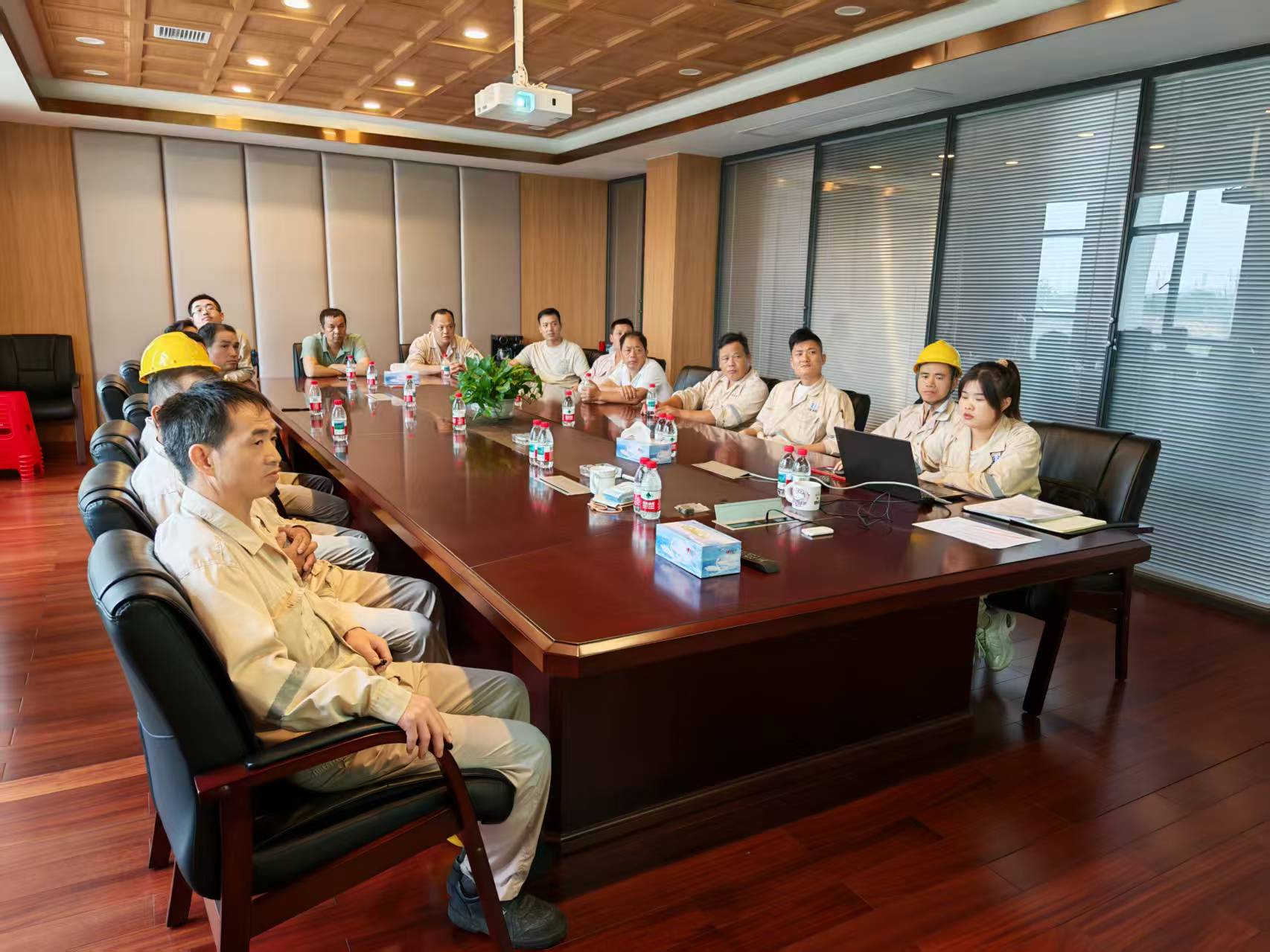 18�����²���֯˫��Ԥ���������ֻ����輰 5G+ϵͳ ������ҵģ������������������ѵ